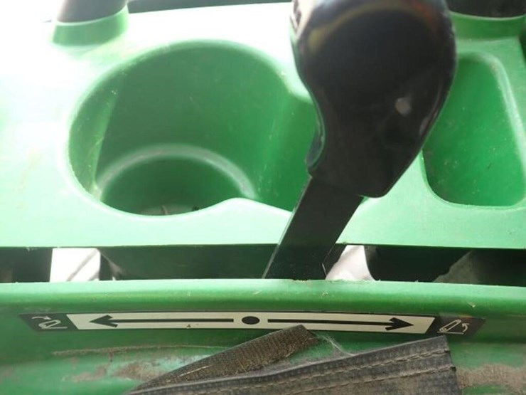 2011-john-deere-1023e-image-49