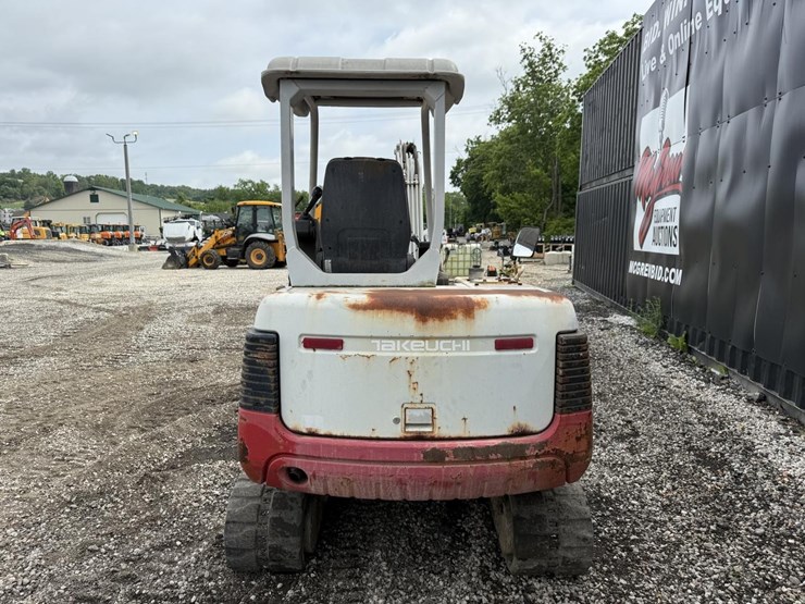 takeuchi-tb135-image-3