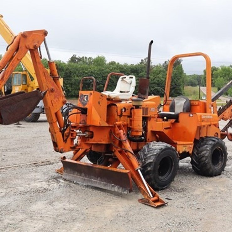 DITCH WITCH 3210