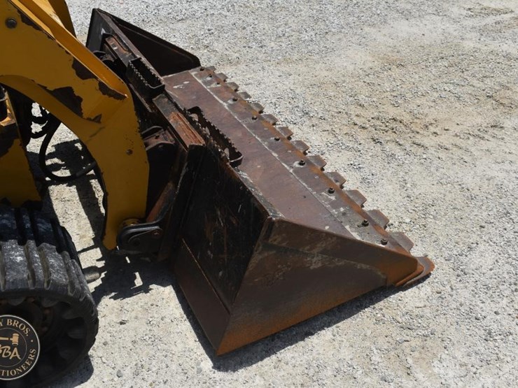 2018-caterpillar-257d-image-10