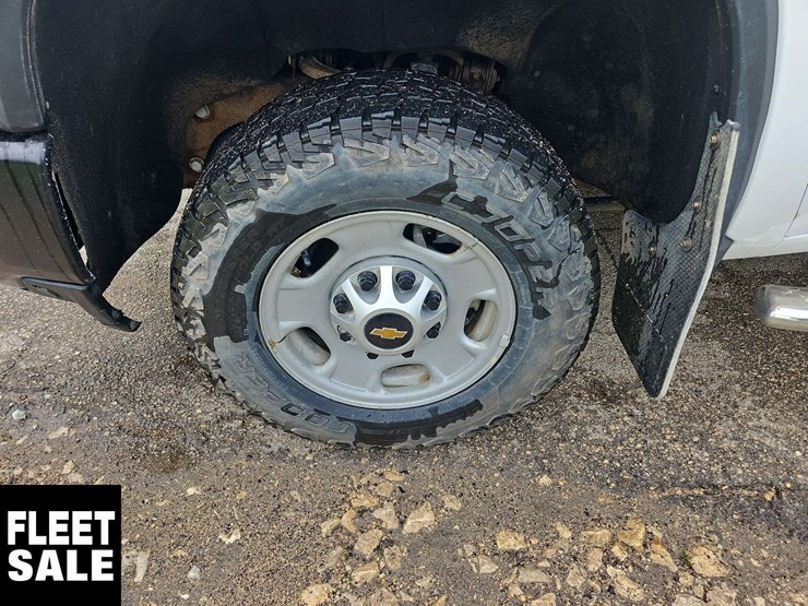 2020-chevrolet-silverado-2500hd-image-10
