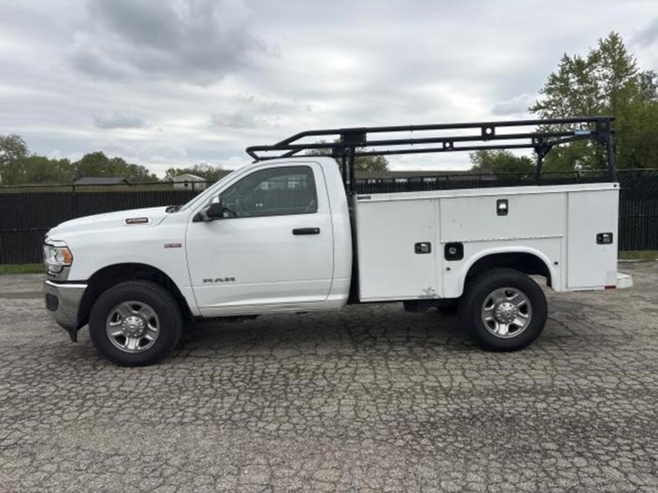 2022-dodge-2500-image-2