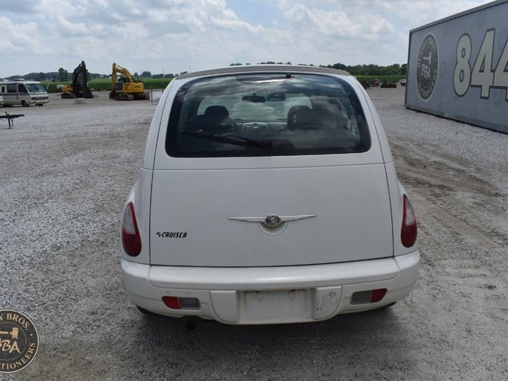 2007-chrysler-pt-cruiser-image-4