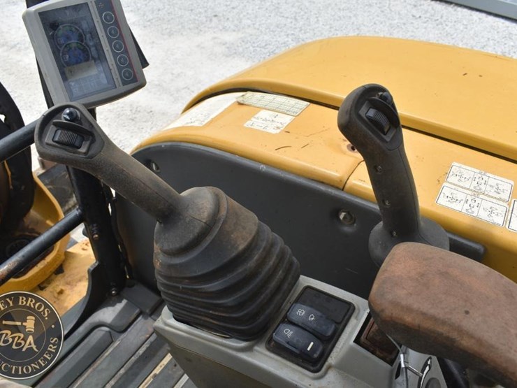 2019-caterpillar-305e2-cr-image-31