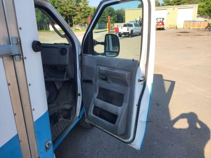 2009-ford-e450-image-33