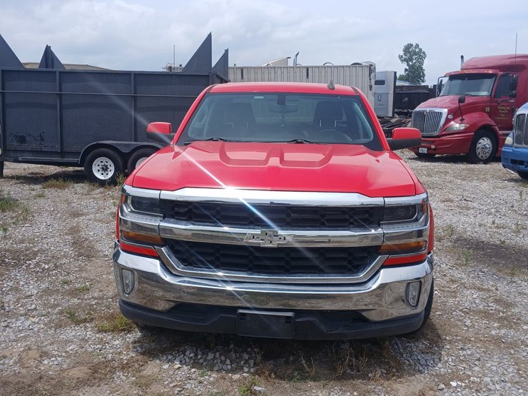 #328-•-2018-chevy-silverado-pickup-truck---sikeston,-mo-image-1