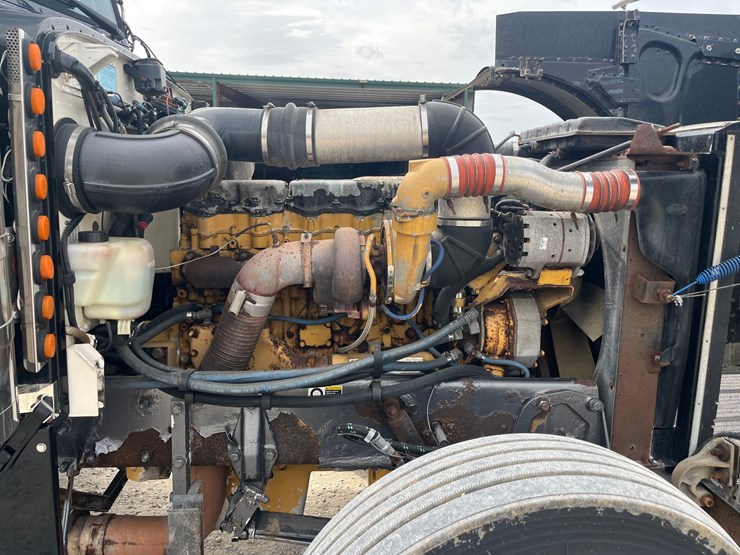 2002-peterbilt-379-image-17