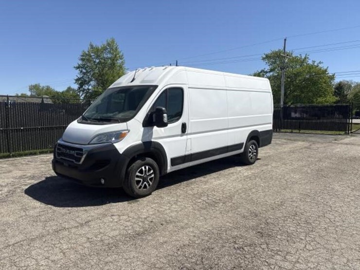 2023-dodge-3500-image-1