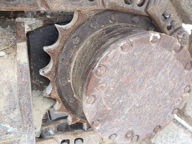 2016-deere-135g-image-18