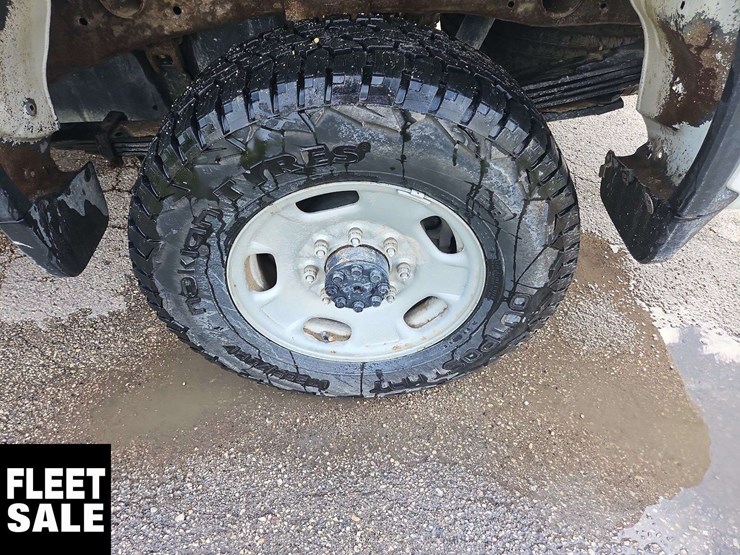 2020-chevrolet-silverado-2500hd-image-11