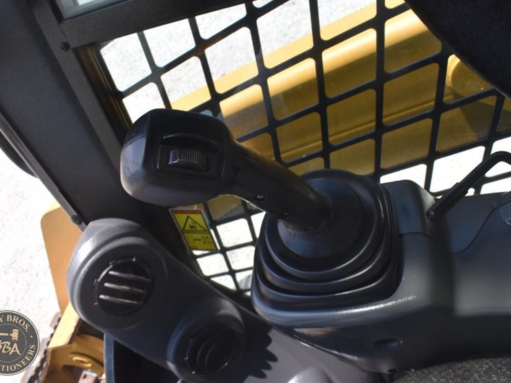 2018-caterpillar-257d-image-52