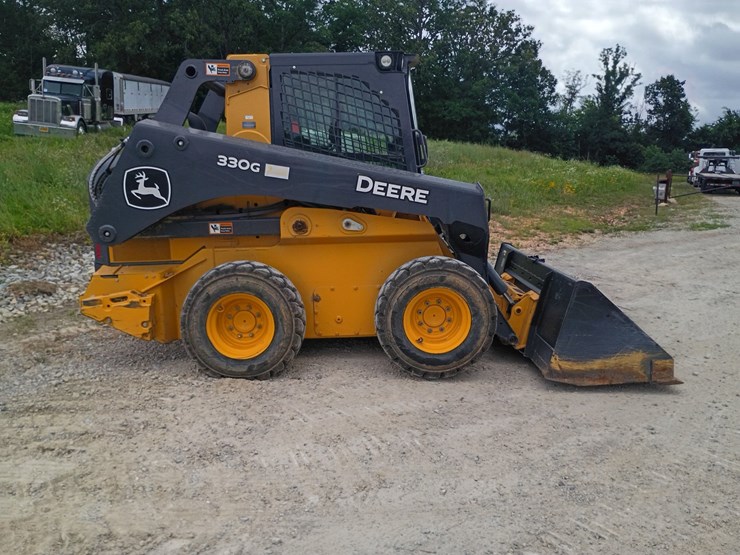 2022-deere-330g-image-11