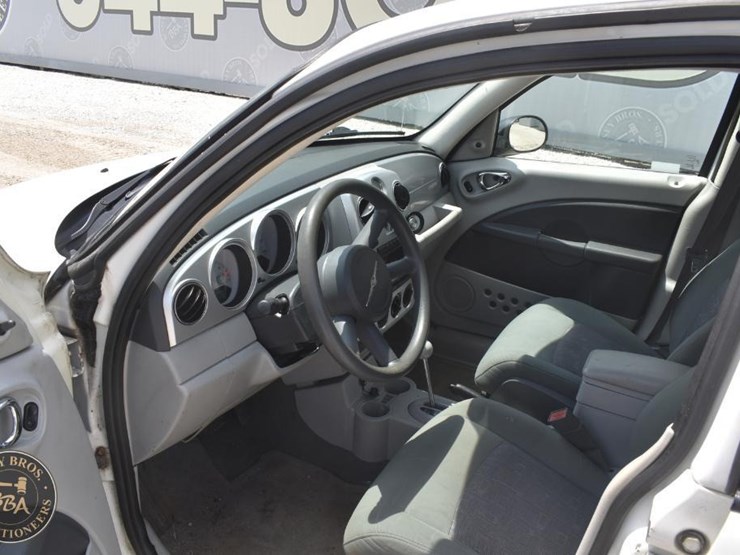2007-chrysler-pt-cruiser-image-11