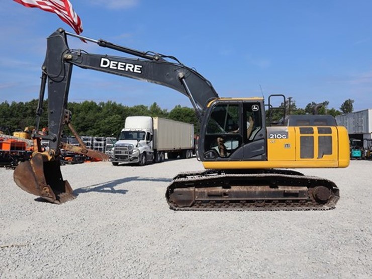 2017-deere-210g-image-2