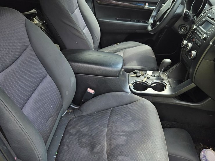 2011-kia-sorento-image-6