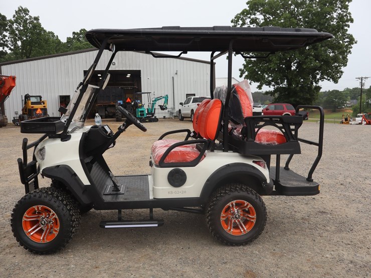 #101-•-4-seater-electric-golf-cart-image-2