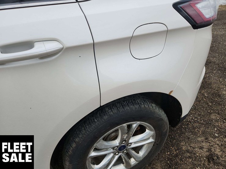 2016-ford-edge-sel-image-26