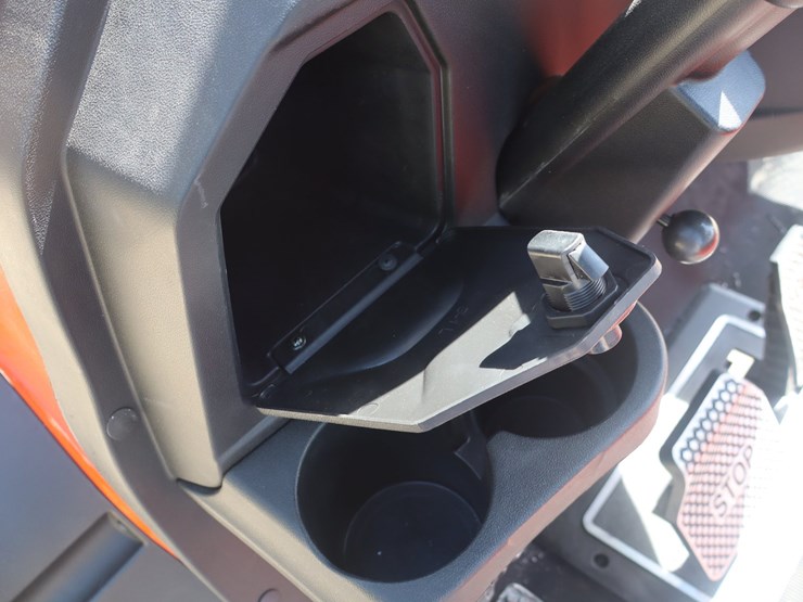 #104-•-4-seater-electric-golf-cart-image-12