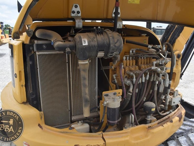 2016-caterpillar-305e2-cr-image-40