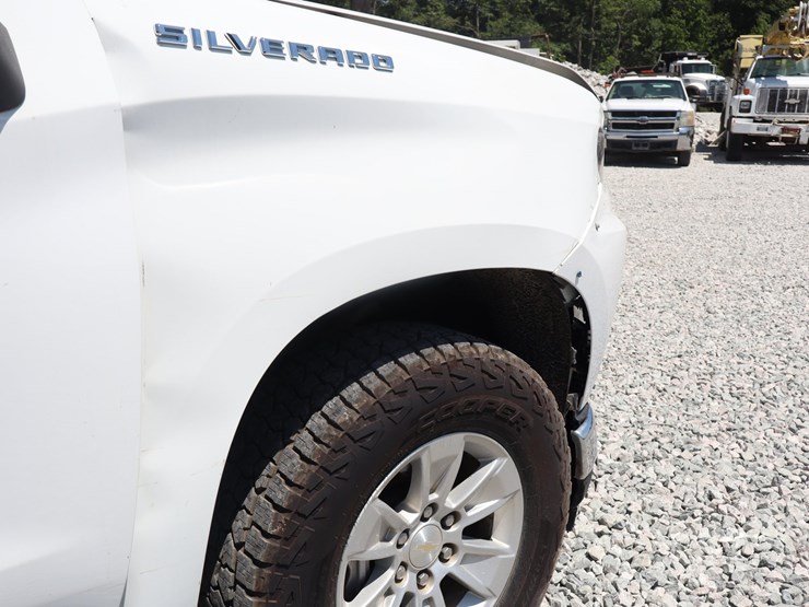2022-chevrolet-1500-image-13