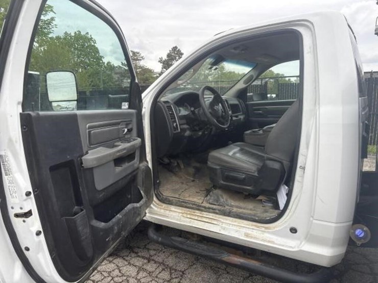 2014-dodge-3500-image-20
