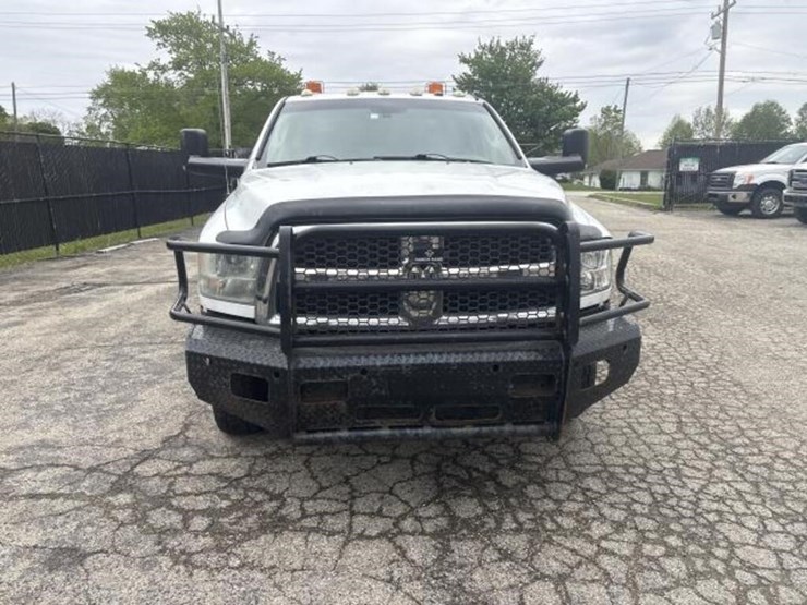 2014-dodge-3500-image-7