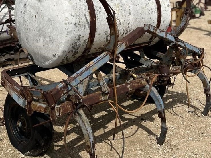 l3---liquid-fertilizer-applicator-image-2