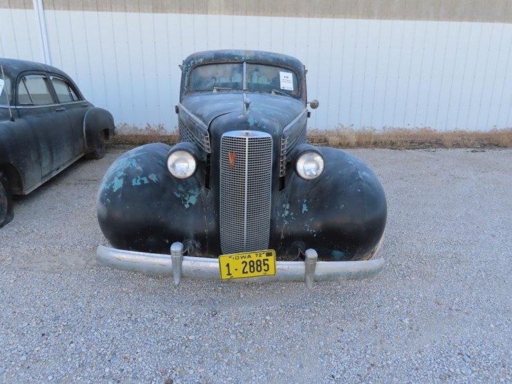1937-cadillac-lasalle-sedan-image-2