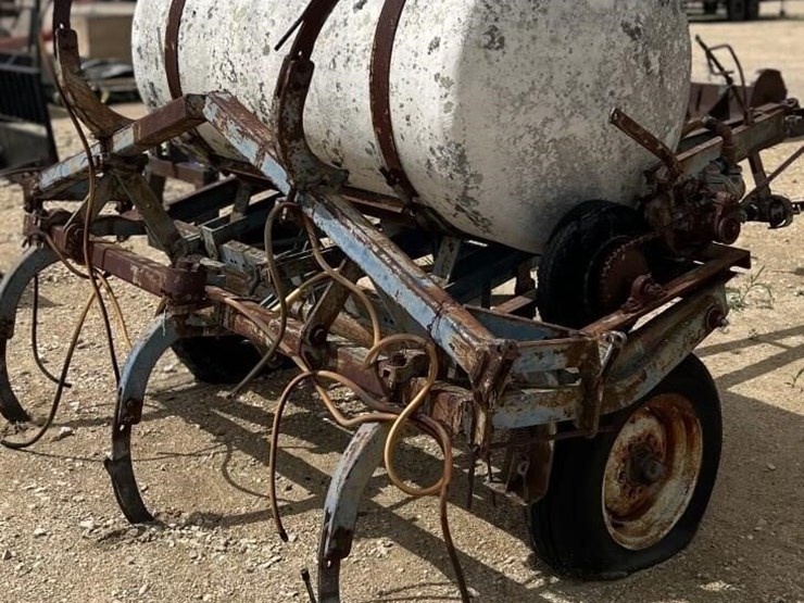 l3---liquid-fertilizer-applicator-image-3