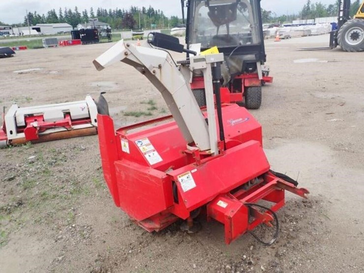 2014-ventrac-4200-image-74
