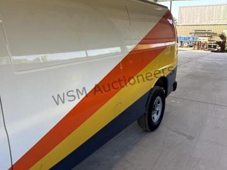 2016-chevrolet-express-2500-image-5