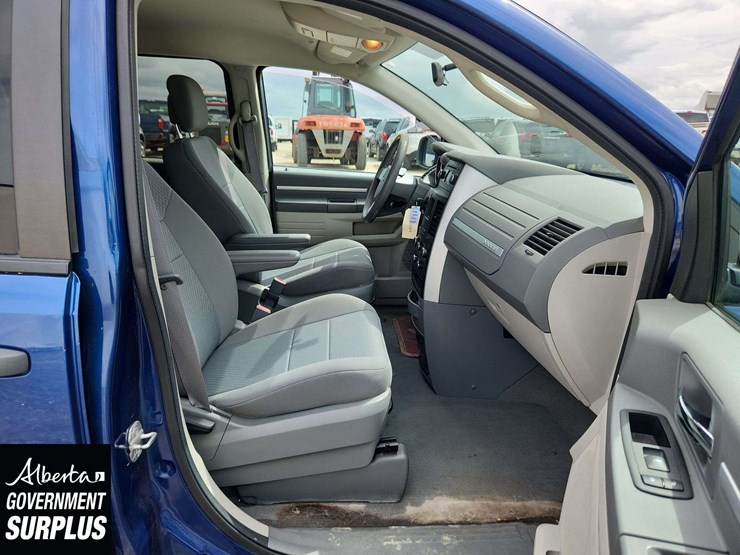 2010-dodge-grand-caravan-se-image-15