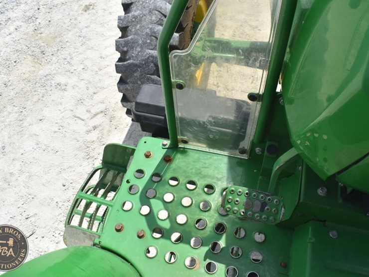 2021-john-deere-5045e-image-39