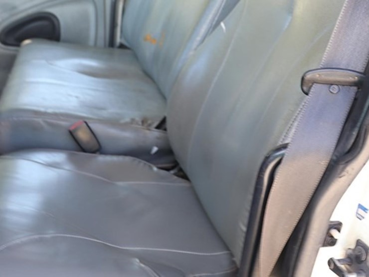 2005-international-durastar-4300-image-25