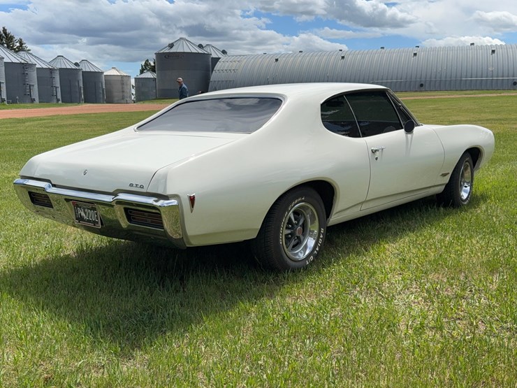 1968-pontiac-gto-image-10