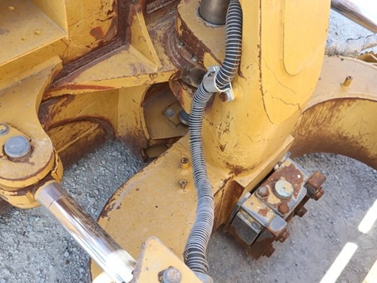 2012-caterpillar-d6n-xl-image-18