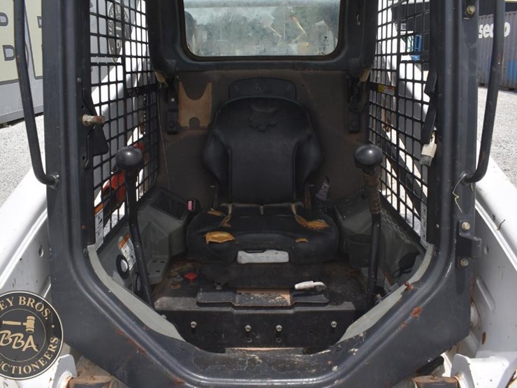 2016-bobcat-s570-image-13