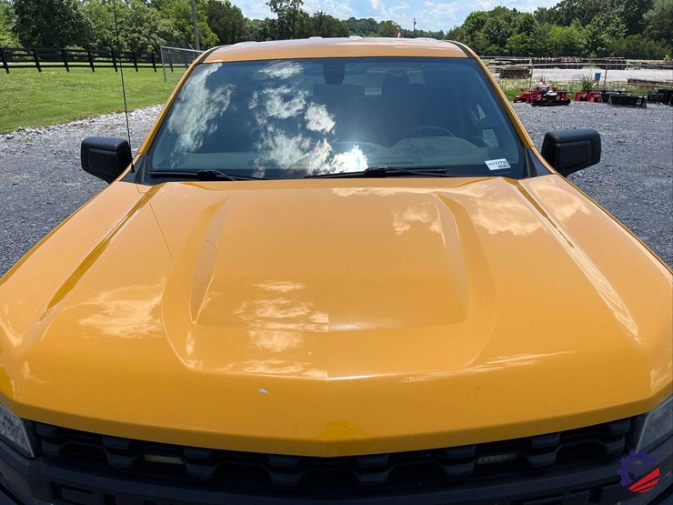 2021-chevrolet-silverado-4x4-pickup-truck-image-10