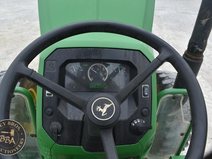 2021-john-deere-5045e-image-31