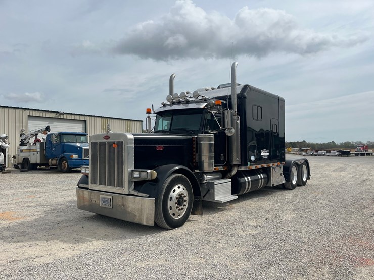 2002-peterbilt-379-image-2