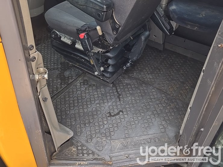 2021-volvo-a25g-image-49
