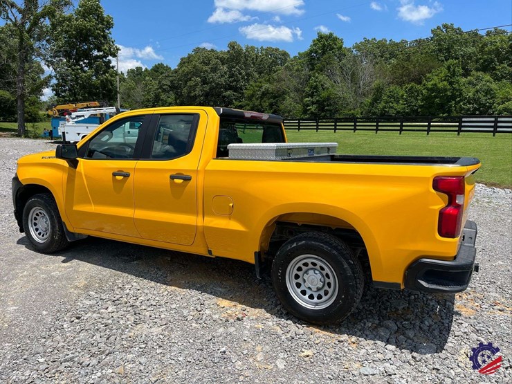 2019-chevrolet-silverado-pickup-truck-image-2