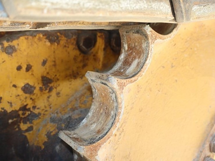 2019-deere-650k-lgp-image-11