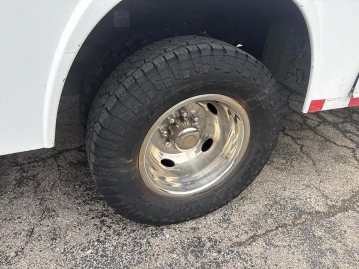 2014-dodge-3500-image-10