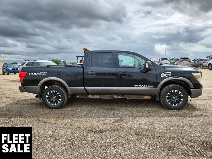 2016-nissan-titan-image-9
