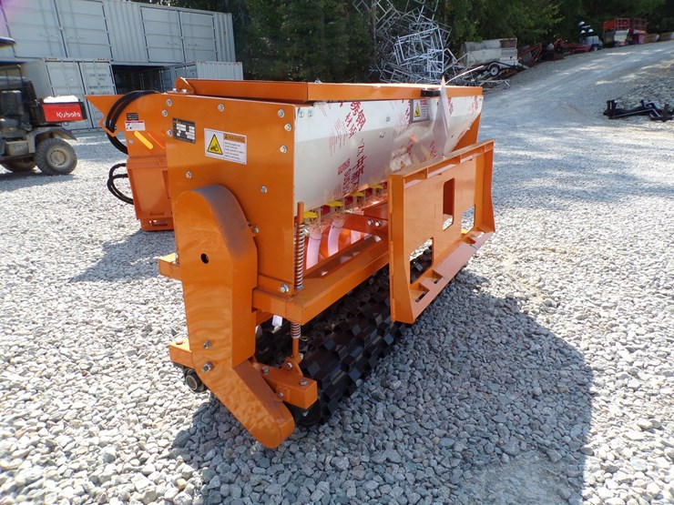 caterpillar-12-image-3