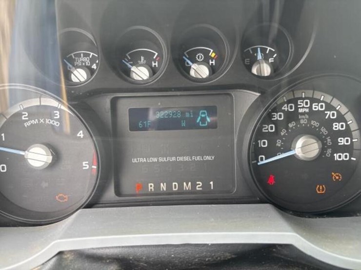 2014-ford-f350-xlt-image-29