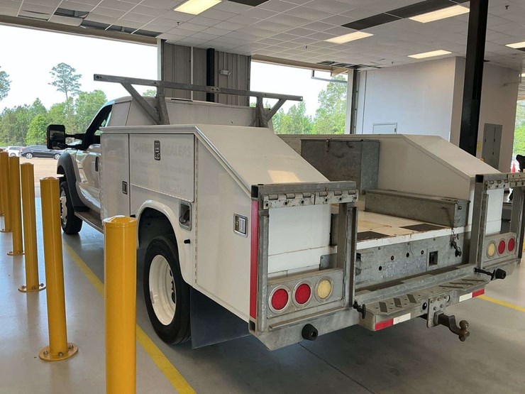 2016-ford-f550-image-1