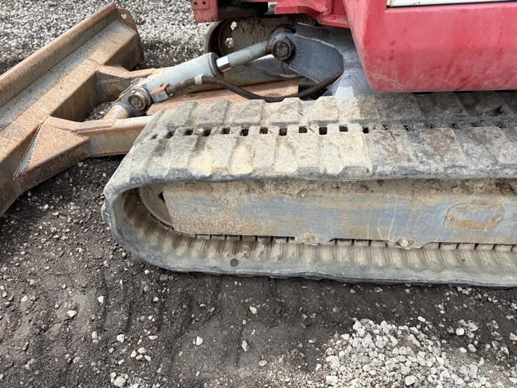 takeuchi-tb135-image-16