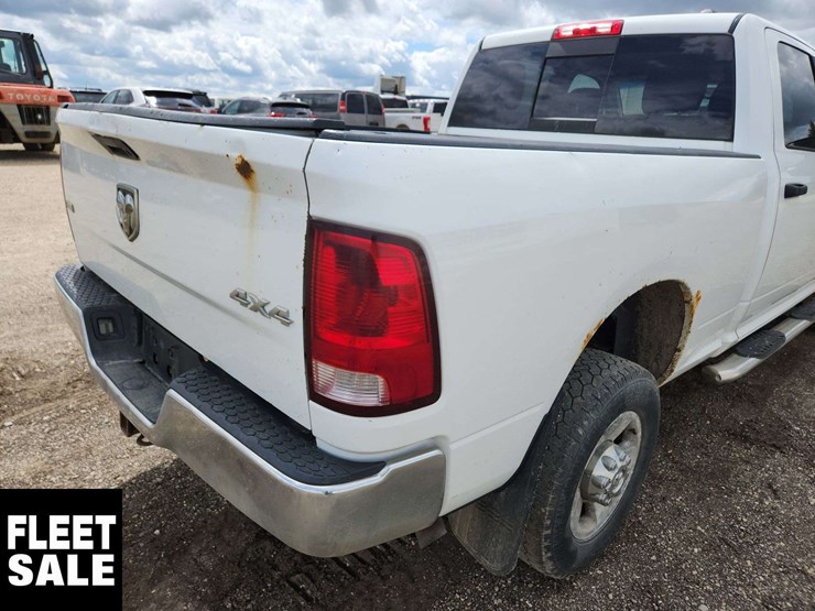 2012-dodge-2500-image-30